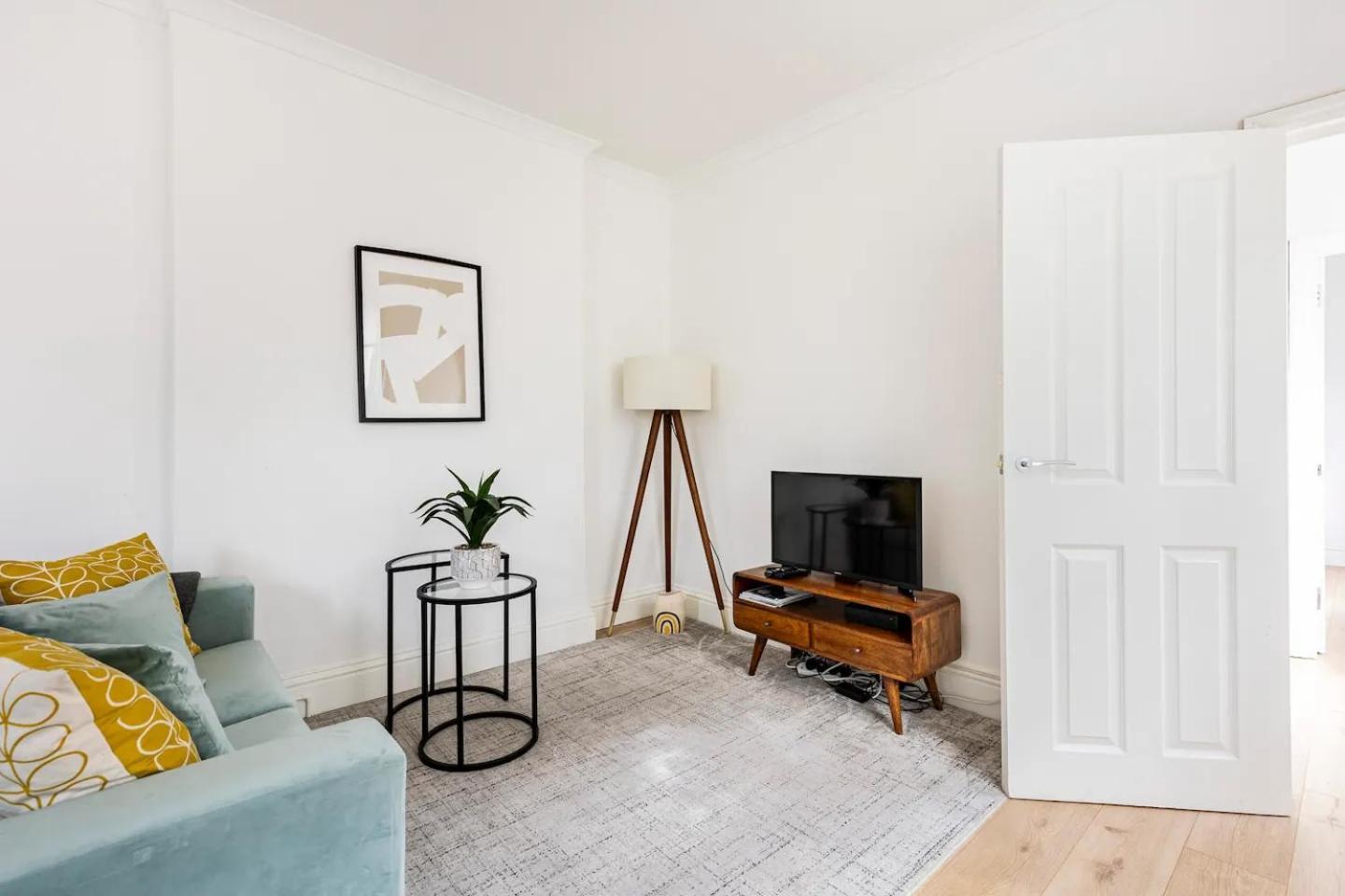 Stylish One Bedroom Apartment In Greater London Exterior photo