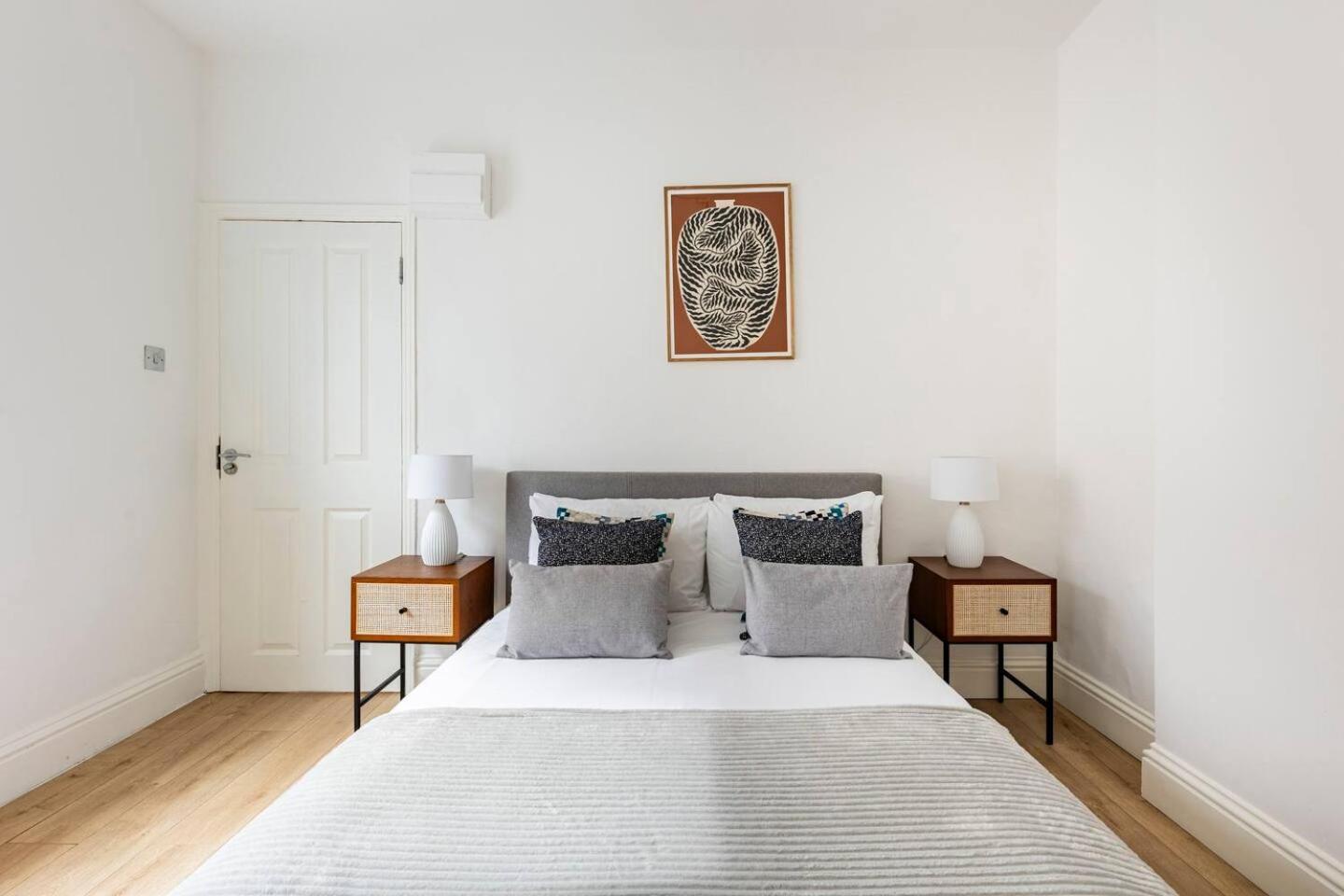 Stylish One Bedroom Apartment In Greater London Exterior photo