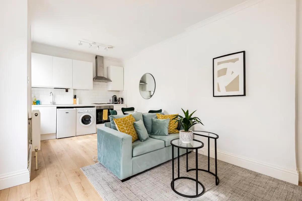 Stylish One Bedroom Apartment In Greater London Exterior photo